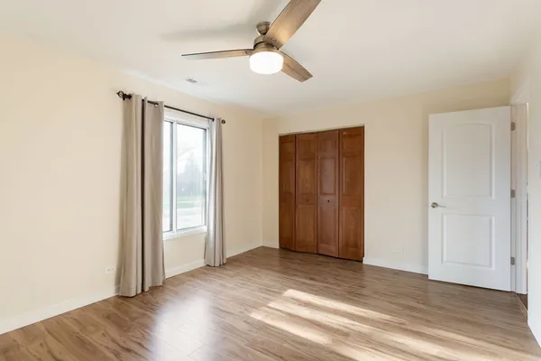 $279,999 | 1756 Plymouth Court, Unit B, Wheaton, IL 60189