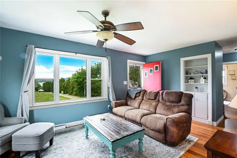 $524,900 | 27 Alan Avenue, Portsmouth, RI 02871