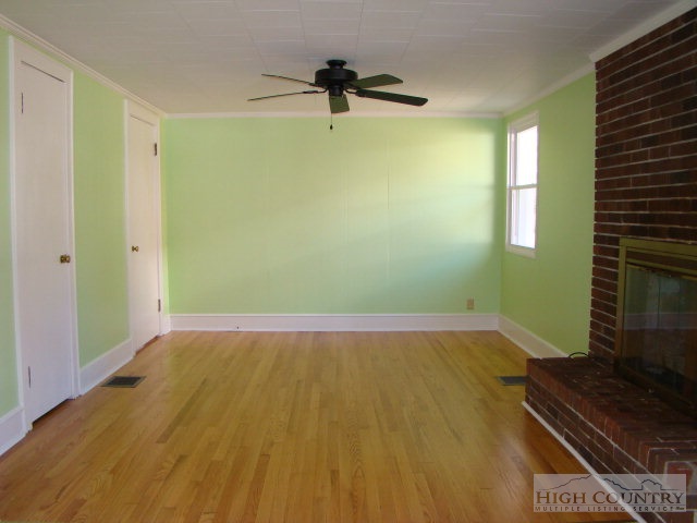 231 Chestnut Drive Boone, NC 28607 - Photo 8 of 12 Gallery Image 8
