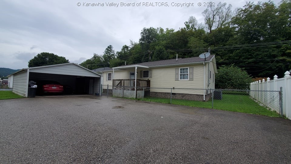 5412 Elk River Road North Elkview, WV 25071 - Photo 4 of 24 Gallery Image 4