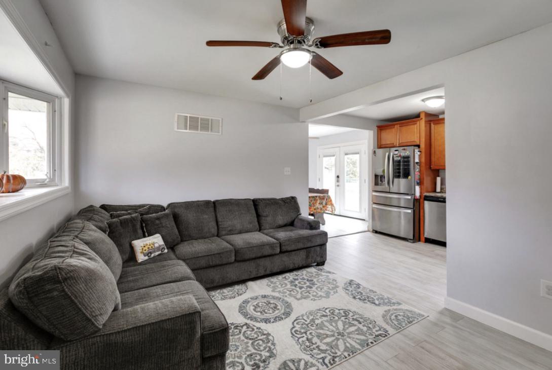 132 Colin Road Williamstown, NJ 08094 - Photo 2 of 21 Gallery Image 2