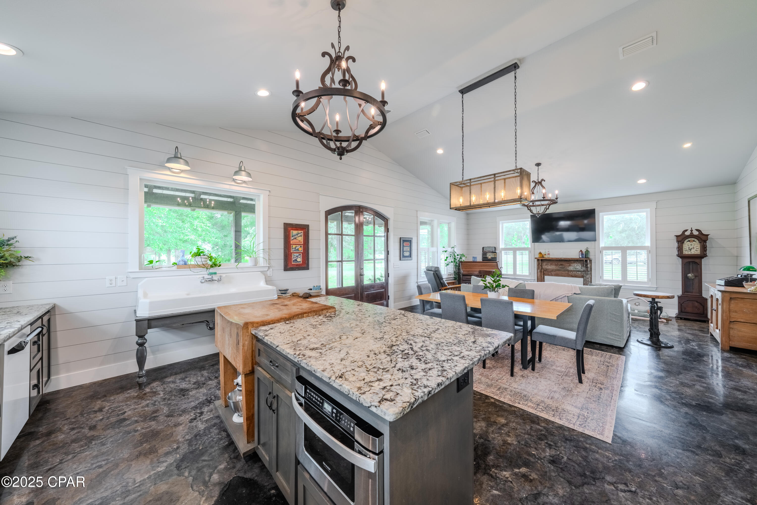 2818 Lawrence Road Marianna, FL 32446 - Photo 10 of 45 Gallery Image 10