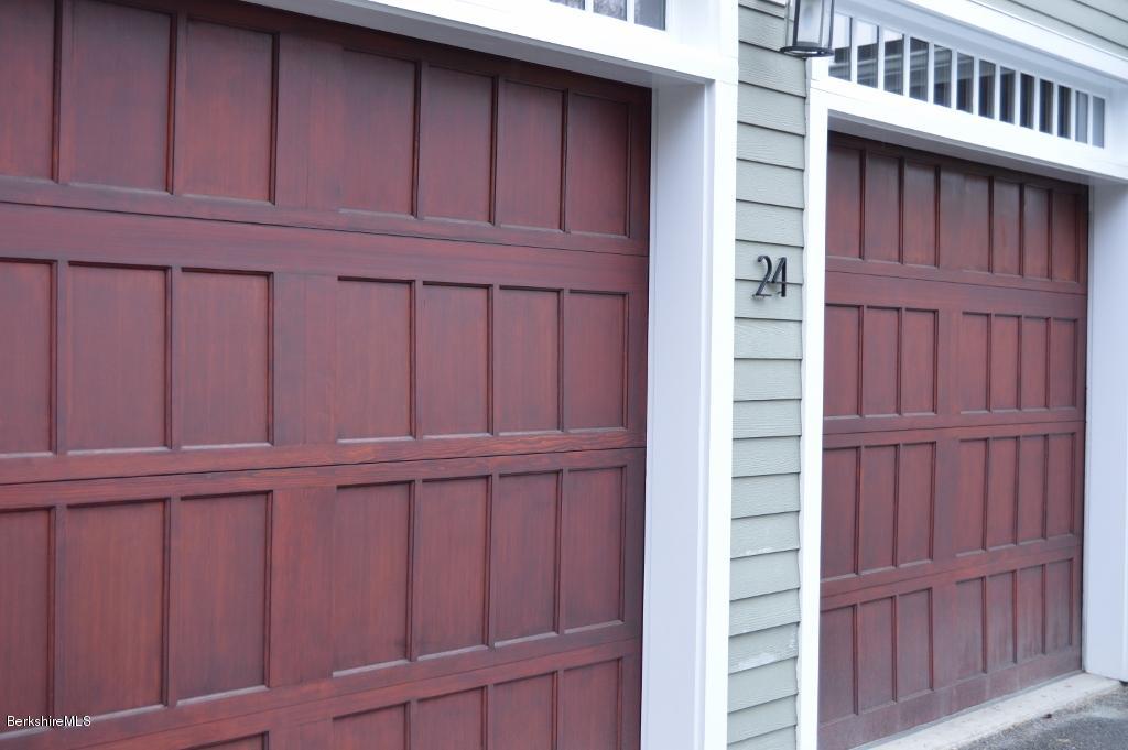 24 Ide Road Williamstown, MA 01267 - Photo 20 of 47 garagedoors