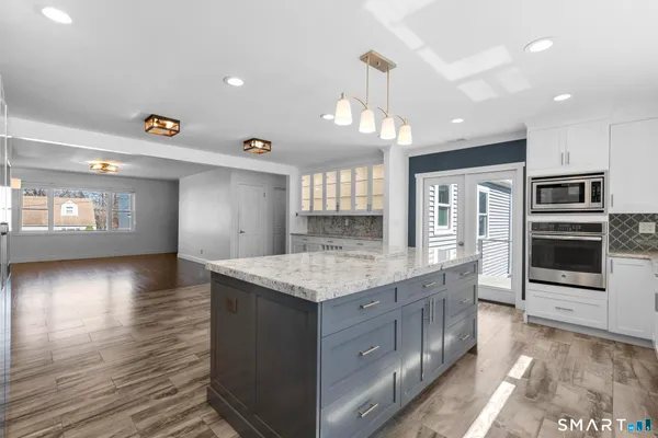 $975,000 | 30 Dee Lane, Stamford, CT 06902