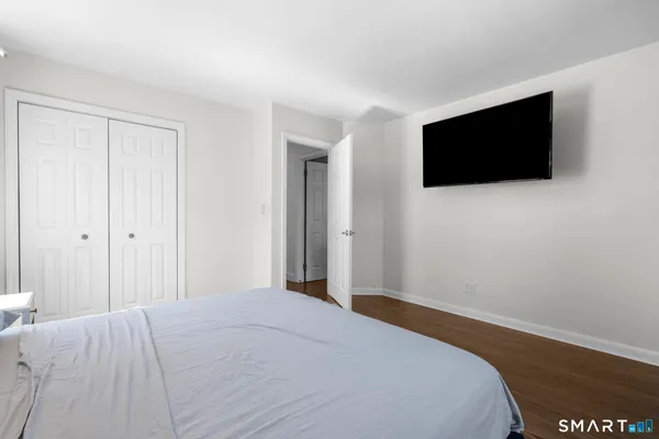 $975,000 | 30 Dee Lane, Stamford, CT 06902