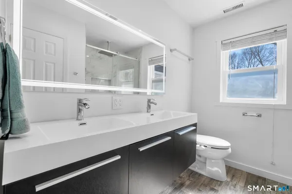 $975,000 | 30 Dee Lane, Stamford, CT 06902