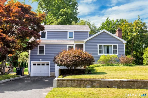 $975,000 | 30 Dee Lane, Stamford, CT 06902
