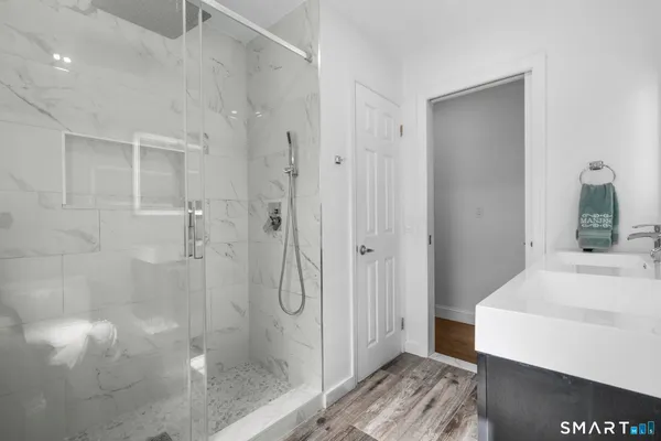 $975,000 | 30 Dee Lane, Stamford, CT 06902