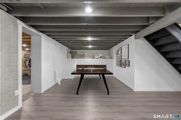 $975,000 | 30 Dee Lane, Stamford, CT 06902