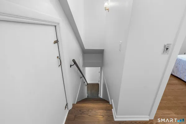 $975,000 | 30 Dee Lane, Stamford, CT 06902