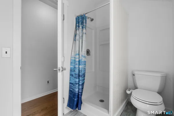 $975,000 | 30 Dee Lane, Stamford, CT 06902