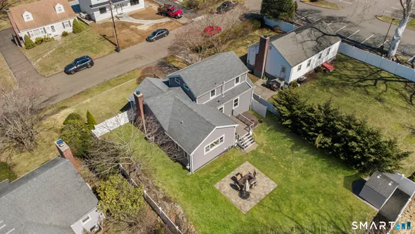 $975,000 | 30 Dee Lane, Stamford, CT 06902