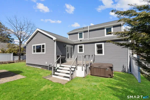 $975,000 | 30 Dee Lane, Stamford, CT 06902