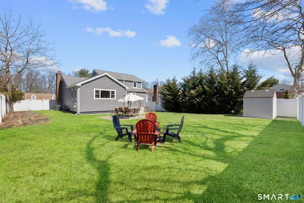 $975,000 | 30 Dee Lane, Stamford, CT 06902