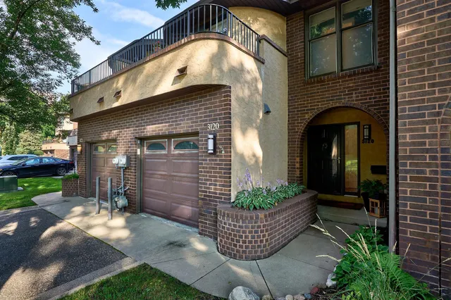 $3,000 | 3120 Dean Court, Minneapolis, MN 55416