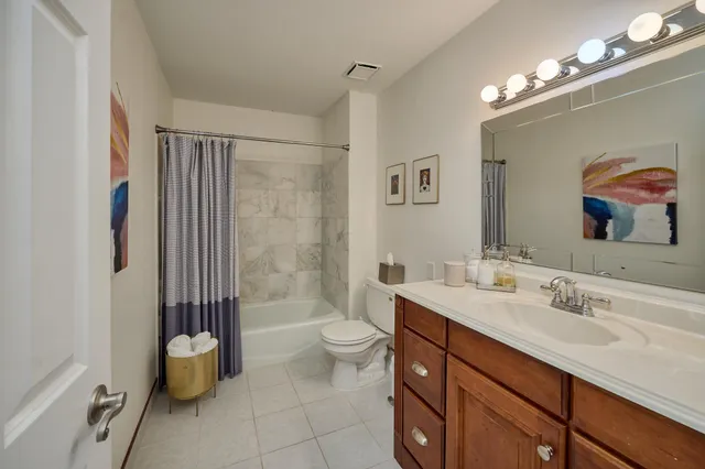 $3,000 | 3120 Dean Court, Minneapolis, MN 55416