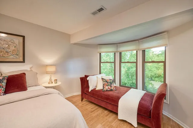 $3,000 | 3120 Dean Court, Minneapolis, MN 55416