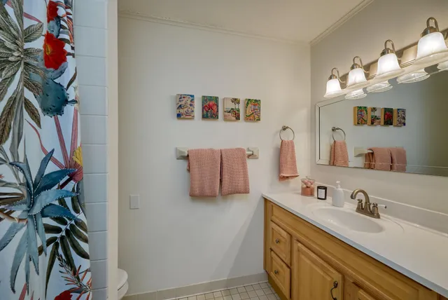 $3,000 | 3120 Dean Court, Minneapolis, MN 55416