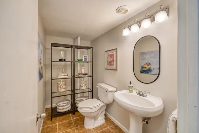 $3,000 | 3120 Dean Court, Minneapolis, MN 55416