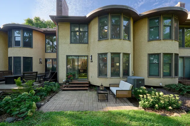 $3,000 | 3120 Dean Court, Minneapolis, MN 55416