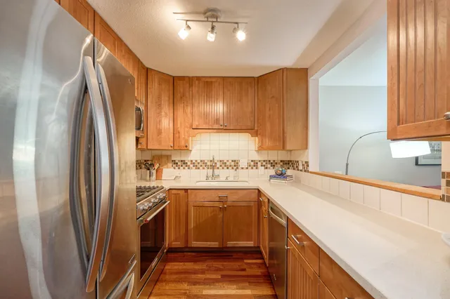 $3,000 | 3120 Dean Court, Minneapolis, MN 55416