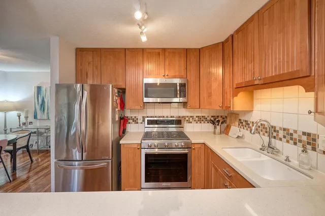 $3,000 | 3120 Dean Court, Minneapolis, MN 55416