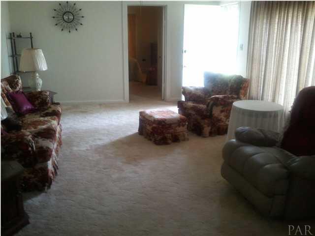121 Madrid Road Cantonment, FL 32533 - Photo 7 of 24