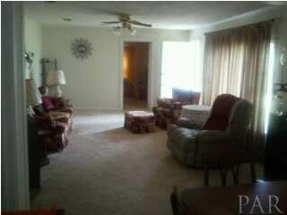 121 Madrid Road Cantonment, FL 32533 - Photo 8 of 24