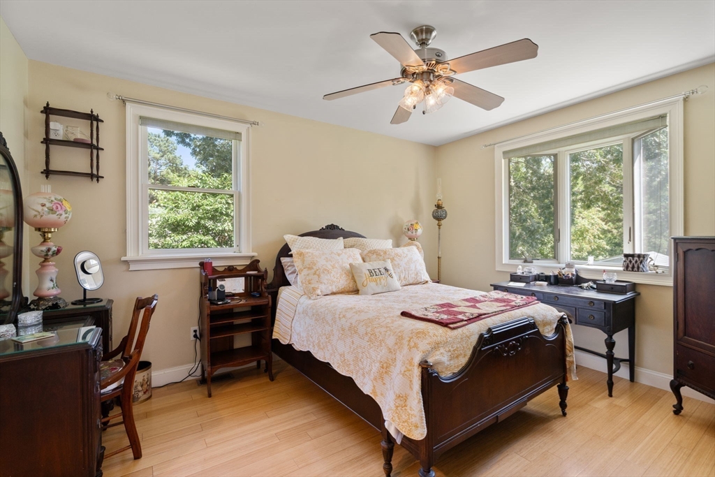 217 Charge Pond Road Wareham, MA 02571 - Photo 15 of 25 Gallery Image 15
