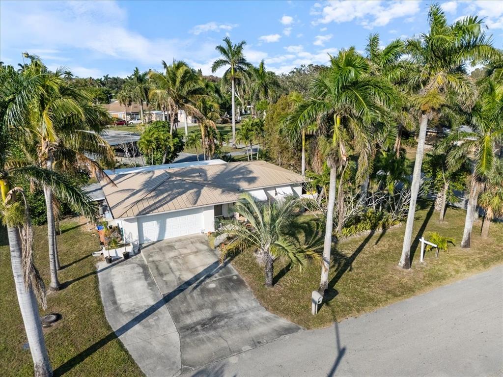 4241 Riverview Road Fort Myers, FL 33905 - Photo 6 of 22 Gallery Image 6