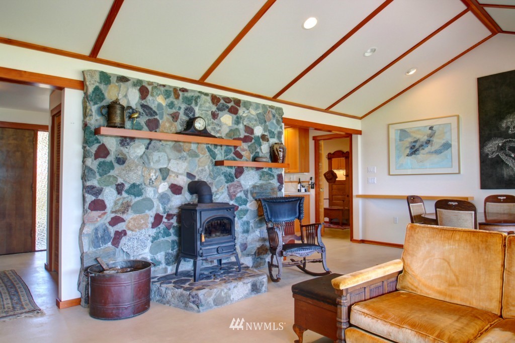 6338 West Shore Road Anacortes, WA 98221 - Photo 13 of 25 Gallery Image 13