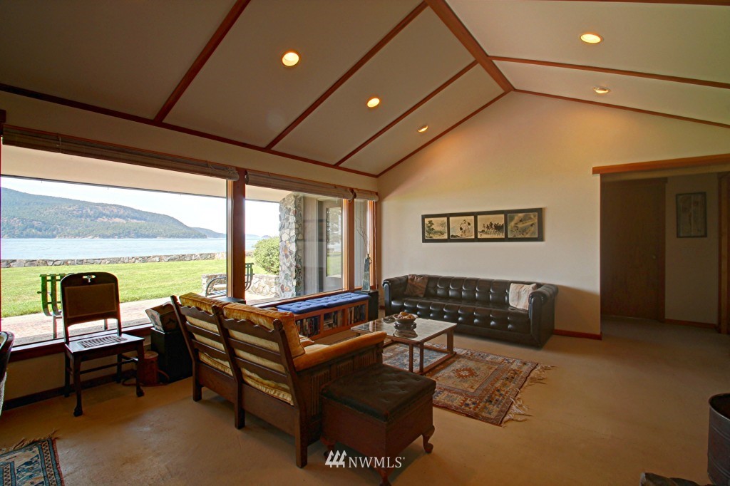 6338 West Shore Road Anacortes, WA 98221 - Photo 8 of 25 Gallery Image 8