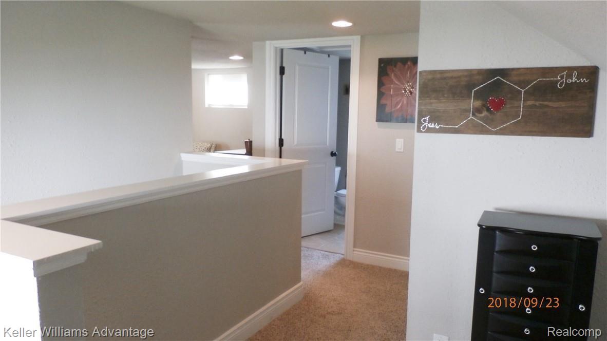 2017 Harvard Road Berkley, MI 48072 - Photo 22 of 35 Private second floor... Upper landing