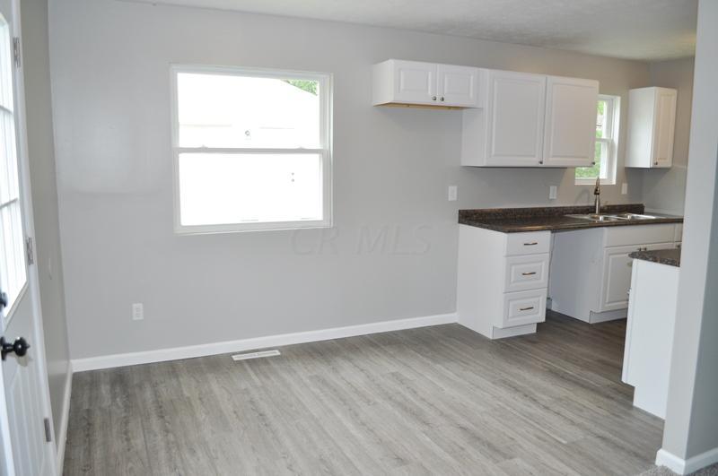 3318 Sundale Road Columbus, OH 43232 - Photo 11 of 33 Gallery Image 11