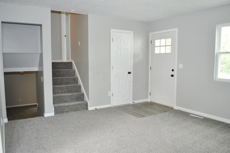 3318 Sundale Road Columbus, OH 43232 - Photo 5 of 33 Gallery Image 5