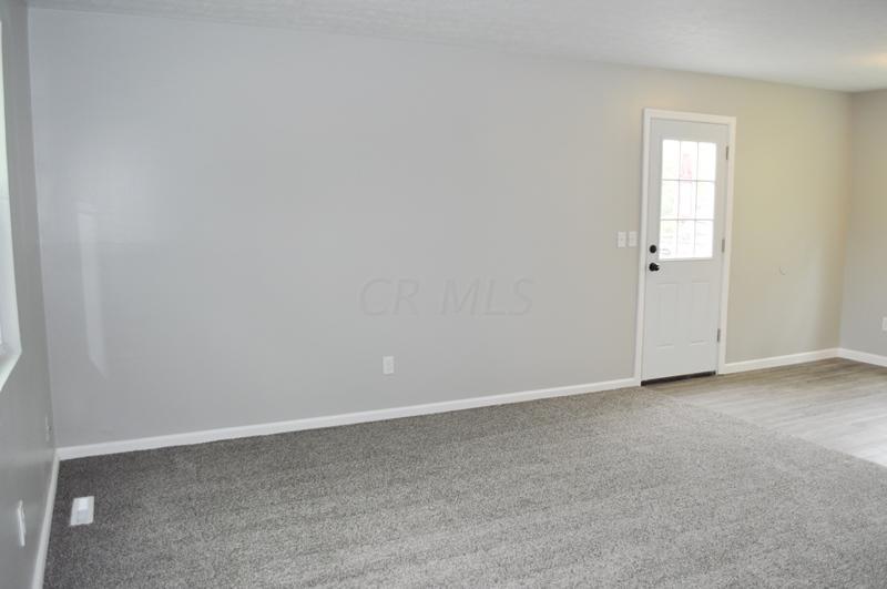 3318 Sundale Road Columbus, OH 43232 - Photo 6 of 33 Gallery Image 6