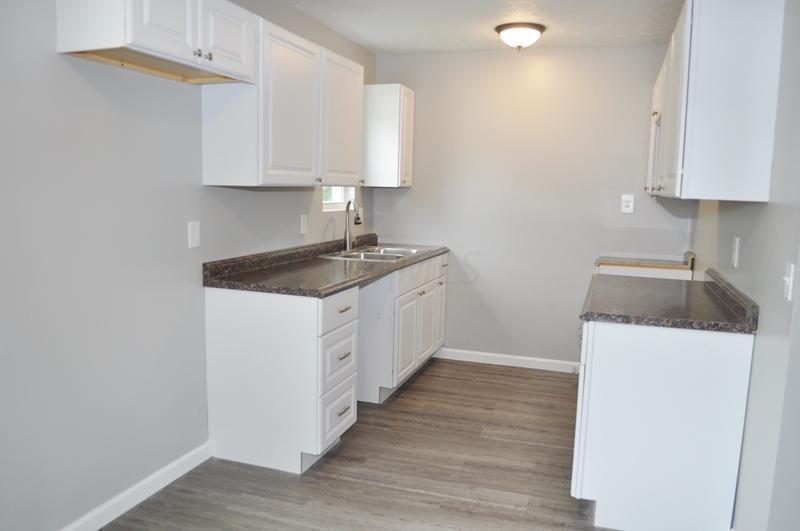 3318 Sundale Road Columbus, OH 43232 - Photo 8 of 33 Gallery Image 8