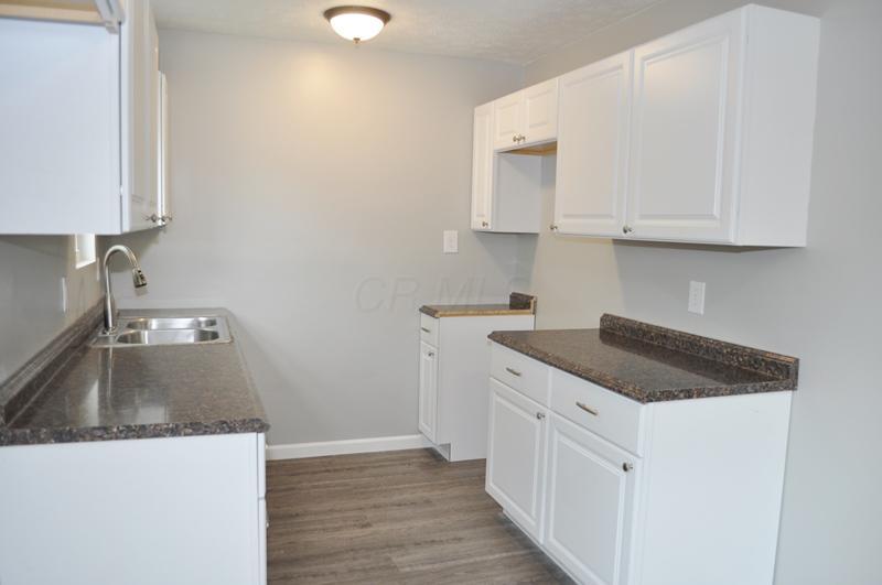 3318 Sundale Road Columbus, OH 43232 - Photo 10 of 33 Gallery Image 10