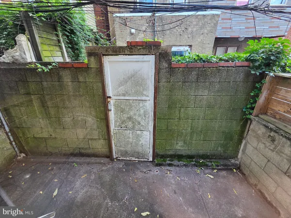 a view of a bird bath room