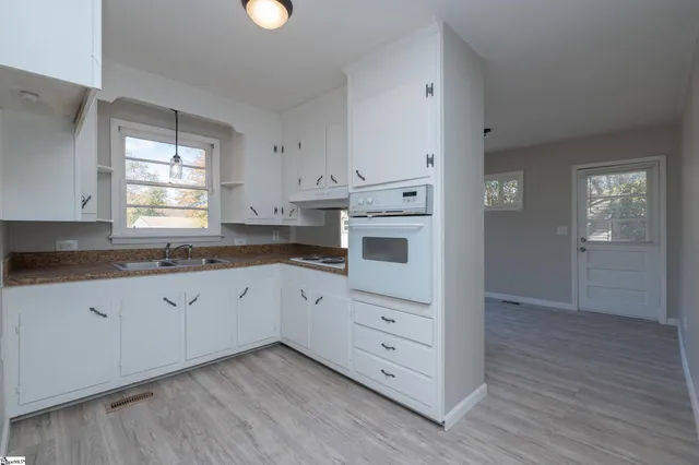 $239,500 | 106 Middleton Lane, Greenville, SC 29607