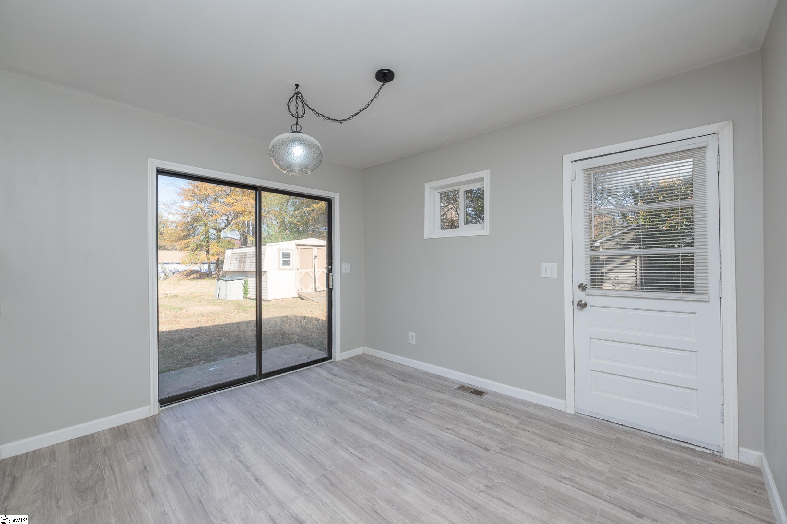 106 Middleton Lane Greenville, SC 29607 - Photo 15 of 33