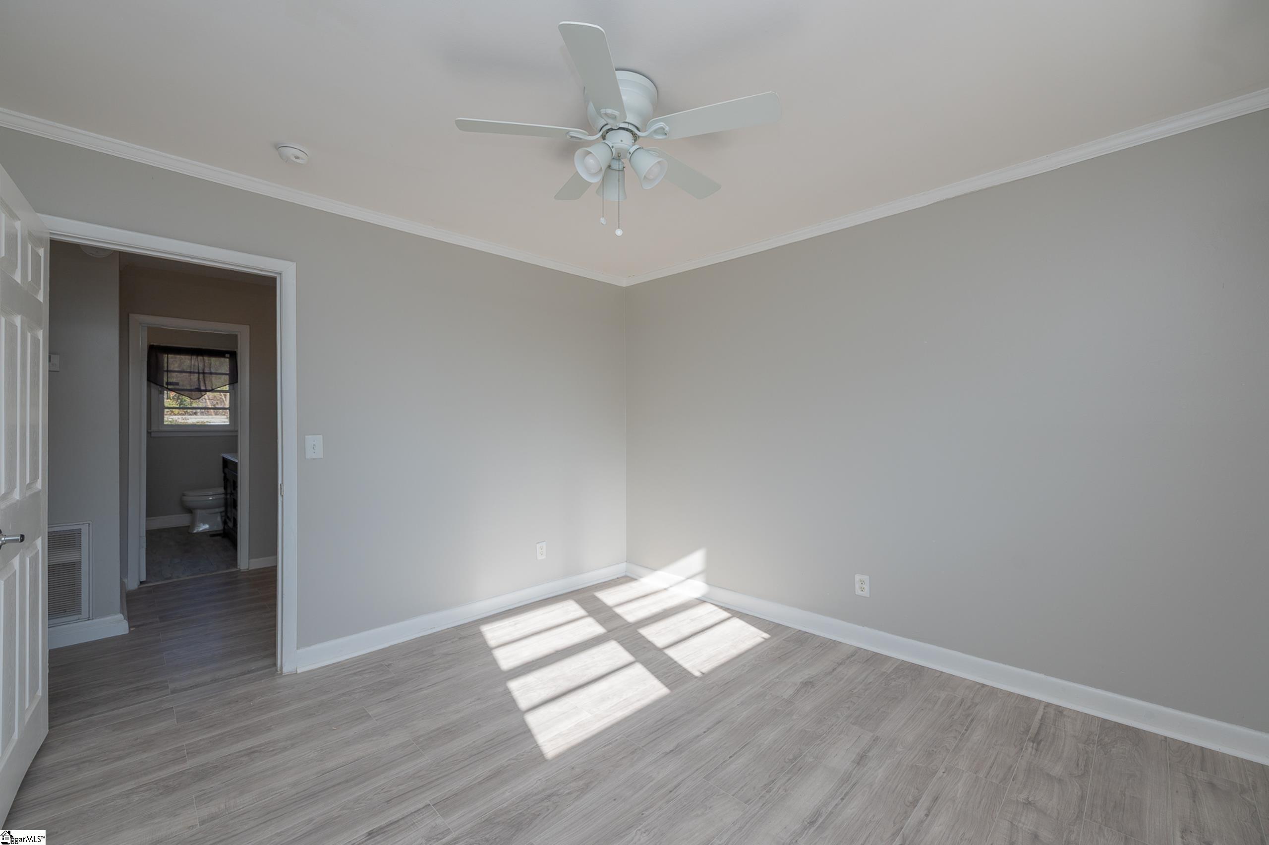 106 Middleton Lane Greenville, SC 29607 - Photo 19 of 33