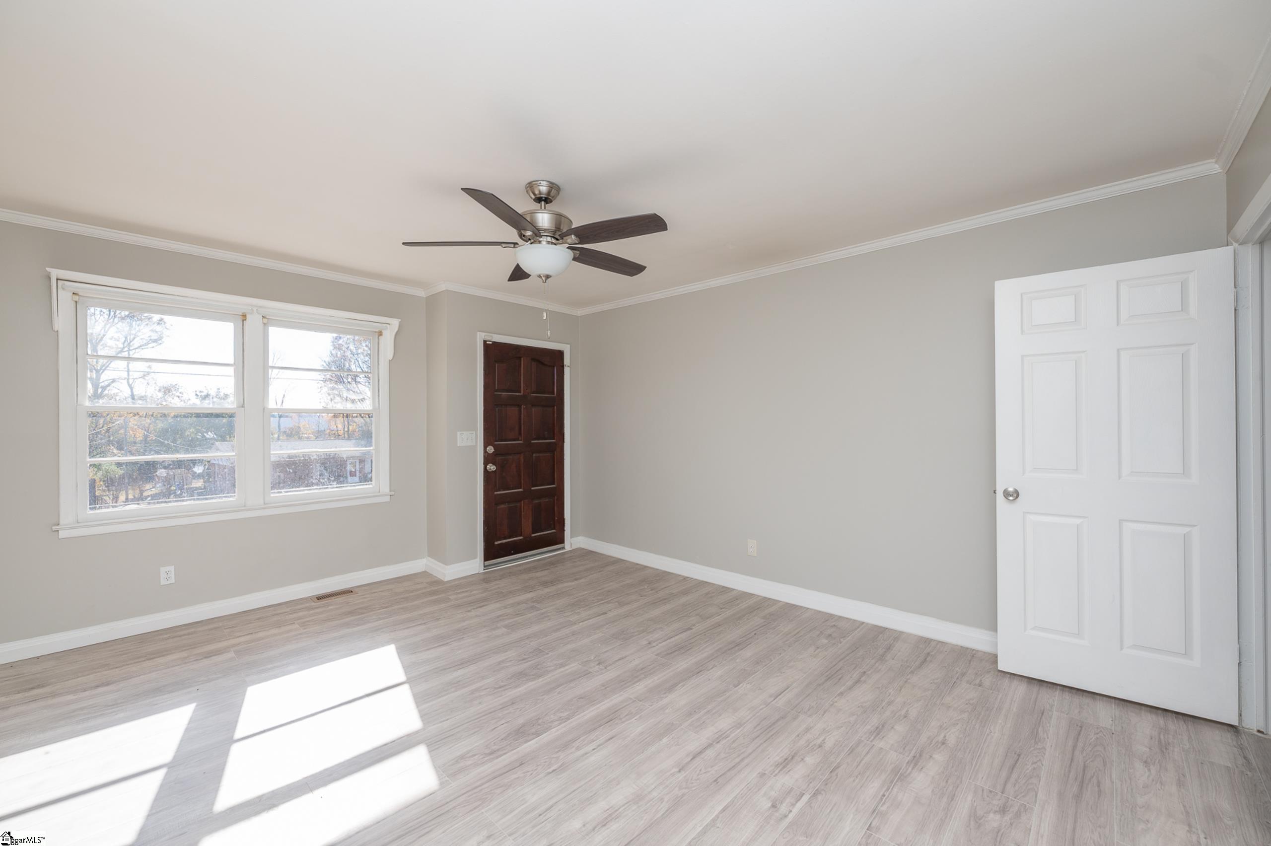 106 Middleton Lane Greenville, SC 29607 - Photo 3 of 33