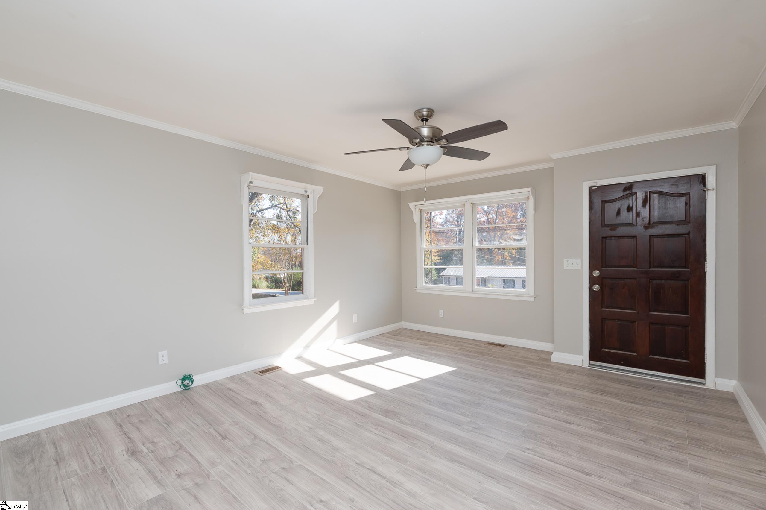 106 Middleton Lane Greenville, SC 29607 - Photo 4 of 33