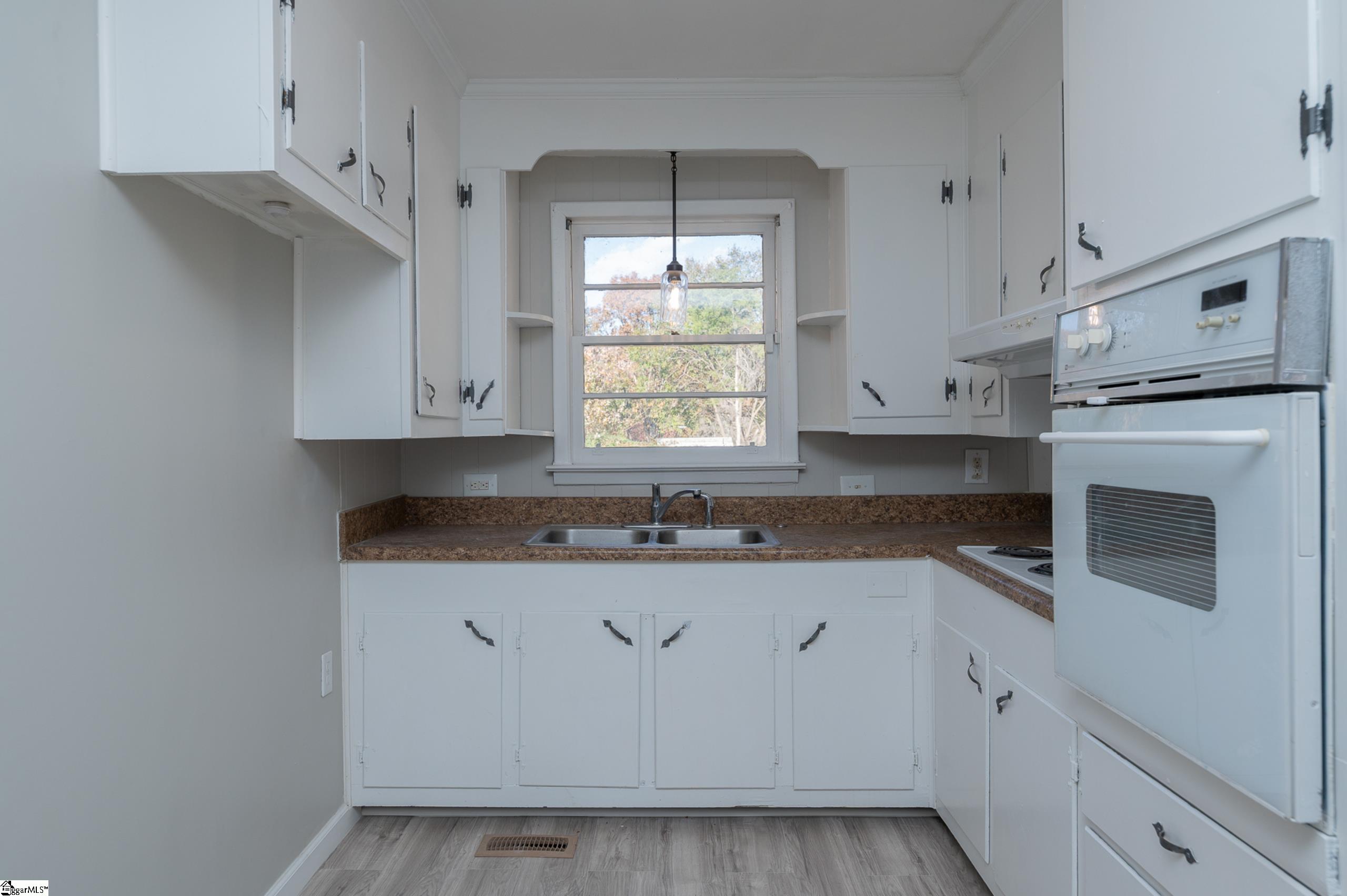 106 Middleton Lane Greenville, SC 29607 - Photo 9 of 33