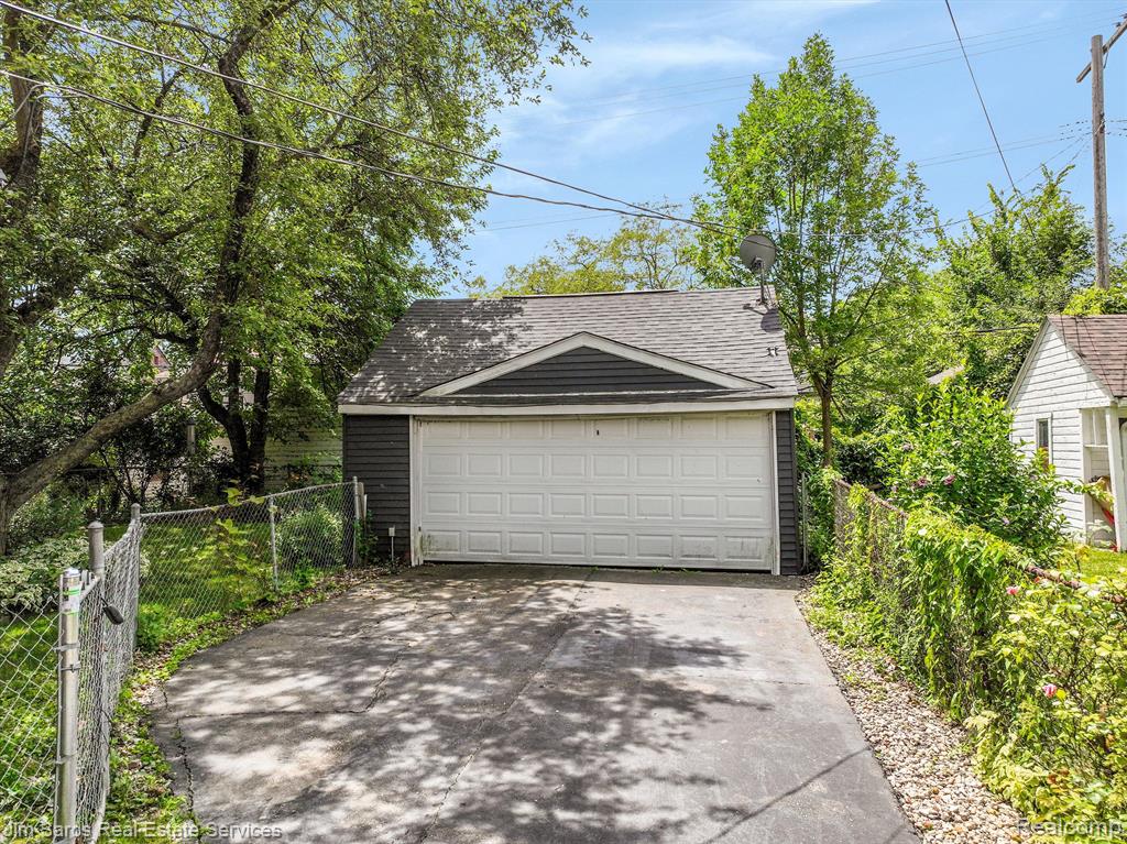 4475 Yorkshire Road Detroit, MI 48224 - Photo 27 of 32
