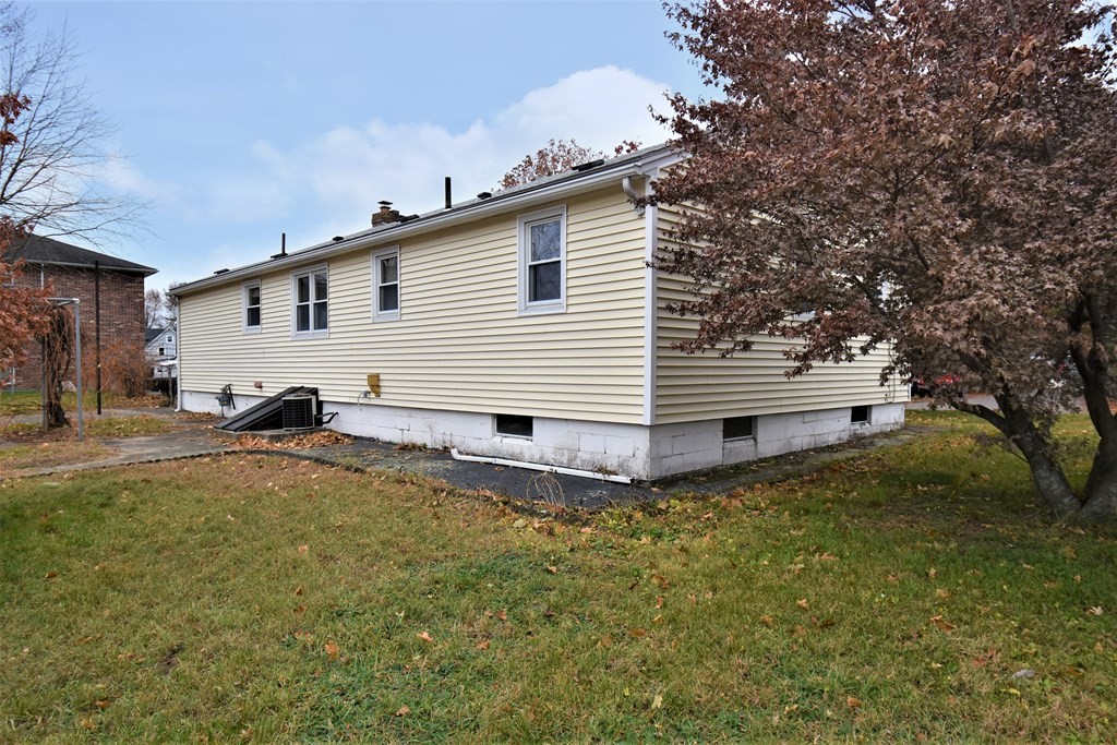 480 Butman Road Lowell, MA 01852 - Photo 3 of 17 Gallery Image 3