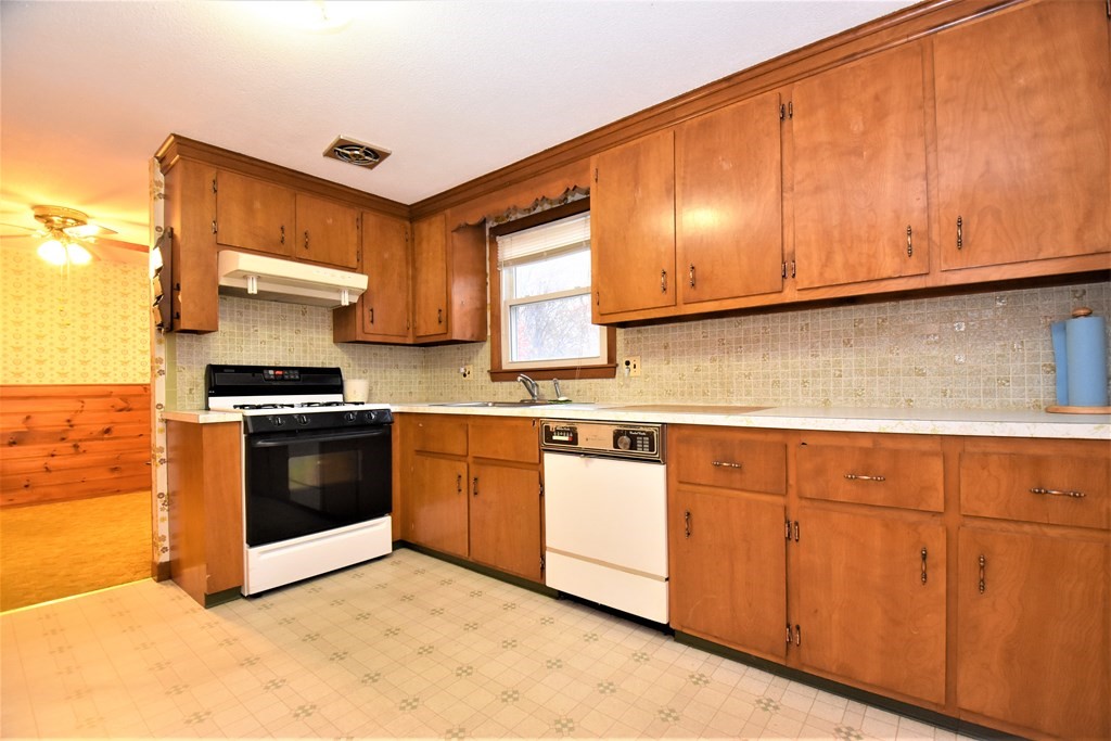 480 Butman Road Lowell, MA 01852 - Photo 9 of 17 Gallery Image 9