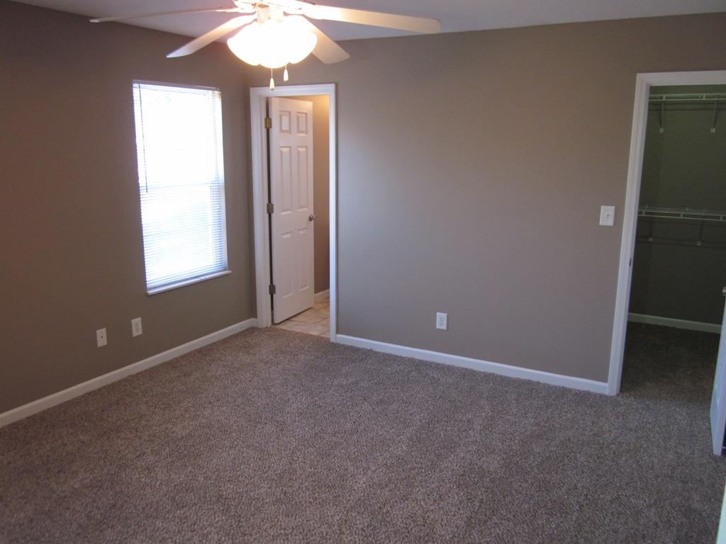946 Spring Park Road Knoxville, TN 37914 - Photo 7 of 16 7. Mstr Bedroom