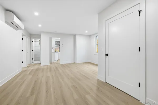 $3,500 | 36 Dunwoodie Street, Unit 1, Yonkers, NY 10704
